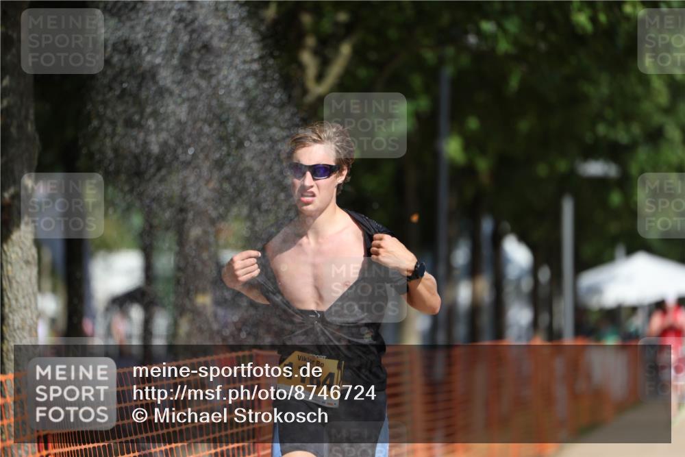 07.09.2025 - 19. Norderstedt Triathlon Michael Strokosch http://msf.ph/oto/8746724 07.09.2025 12:00:29 Laufen 714, 749, 1184 meine-sportfotos.de