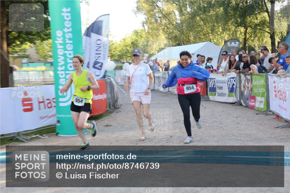 07.09.2025 - 19. Norderstedt Triathlon Luisa Fischer http://msf.ph/oto/8746739 07.09.2025 17:29:53 Ziel 954 meine-sportfotos.de