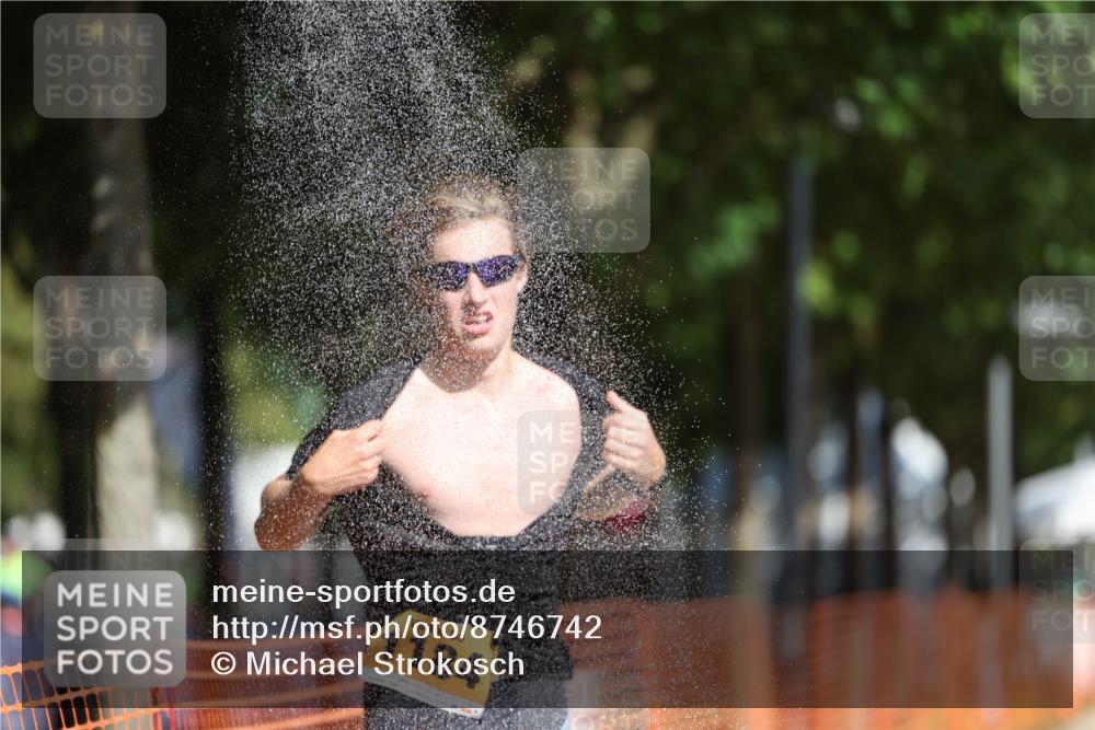 07.09.2025 - 19. Norderstedt Triathlon Michael Strokosch http://msf.ph/oto/8746742 07.09.2025 12:00:30 Laufen 1184 meine-sportfotos.de