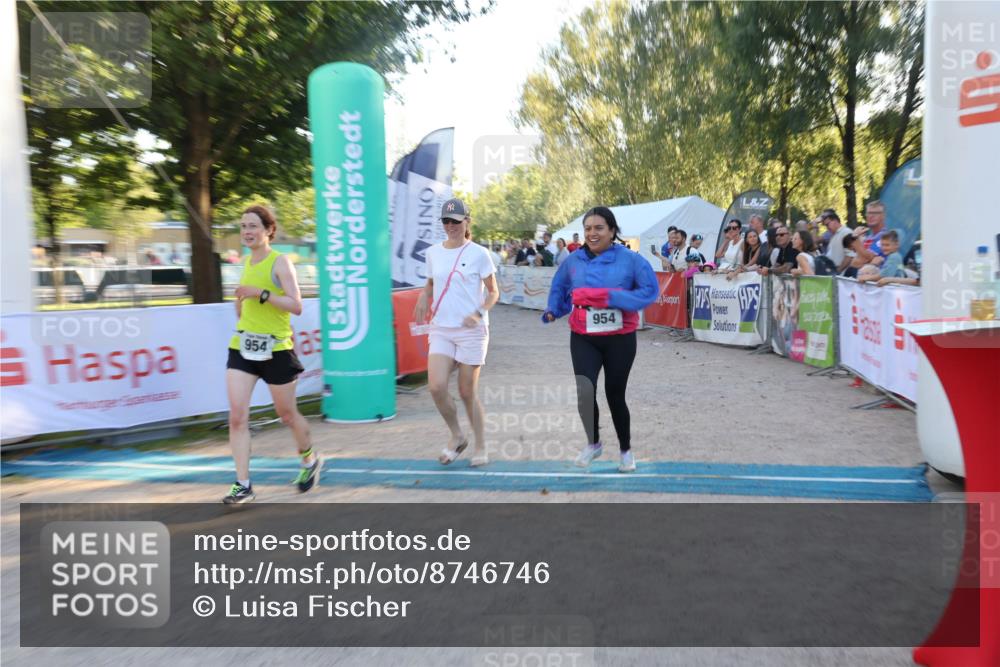 07.09.2025 - 19. Norderstedt Triathlon Luisa Fischer http://msf.ph/oto/8746746 07.09.2025 17:29:54 Ziel 954 meine-sportfotos.de