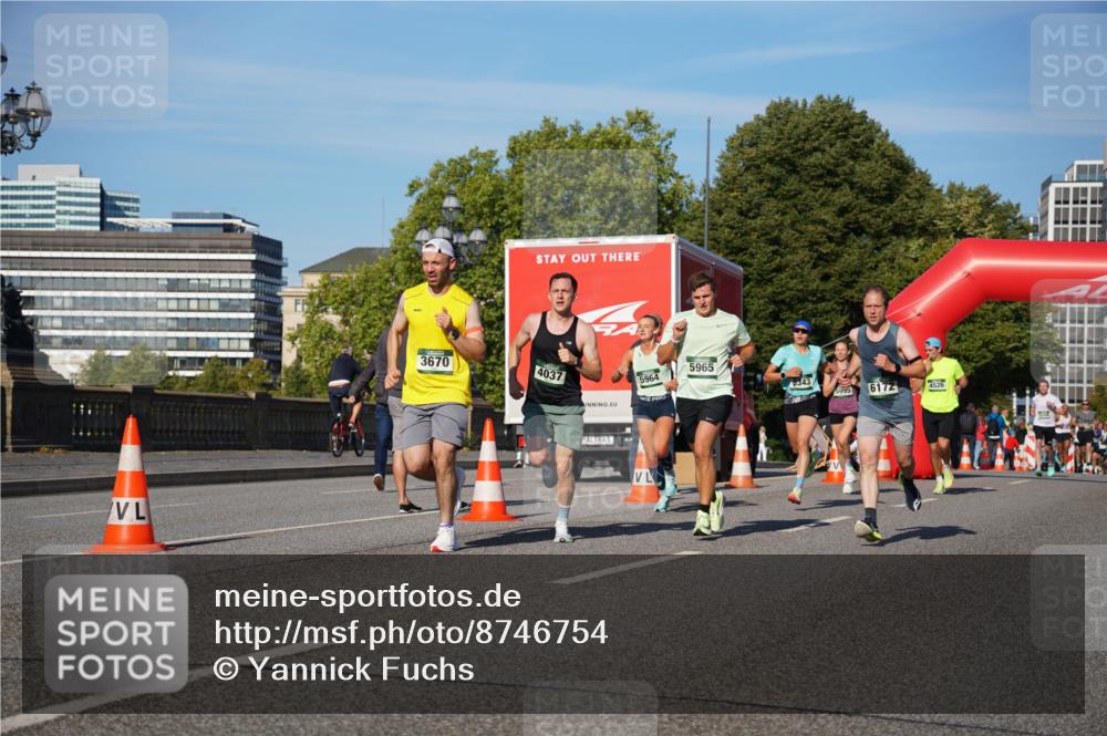 07.09.2025 - BARMER Alsterlauf Yannick Fuchs http://msf.ph/oto/8746754 07.09.2025 09:32:05 Laufen 3670, 4037, 5965, 5964, 8343, 5995, 6172, 4526, 1 meine-sportfotos.de