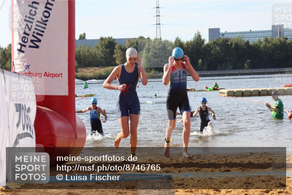 07.09.2025 - 19. Norderstedt Triathlon Luisa Fischer http://msf.ph/oto/8746765 07.09.2025 10:27:01 Schwimmen 56, 66, 641, 653 meine-sportfotos.de