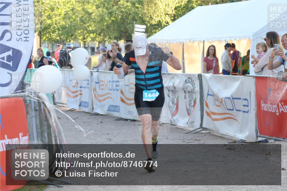 07.09.2025 - 19. Norderstedt Triathlon Luisa Fischer http://msf.ph/oto/8746774 07.09.2025 17:30:11 Ziel 1444 meine-sportfotos.de
