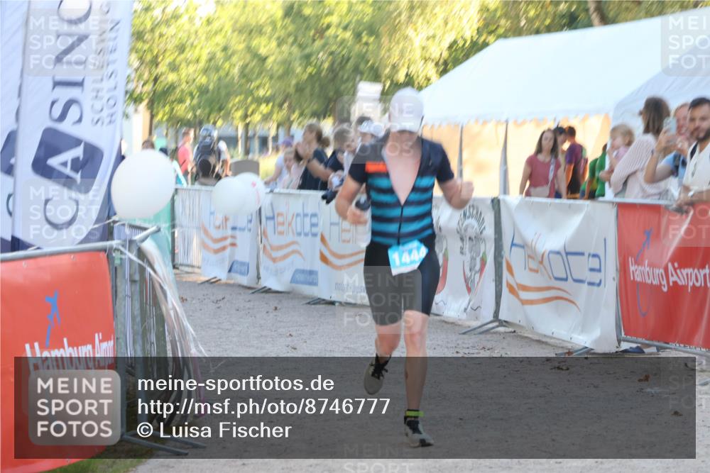 07.09.2025 - 19. Norderstedt Triathlon Luisa Fischer http://msf.ph/oto/8746777 07.09.2025 17:30:11 Ziel 1444 meine-sportfotos.de