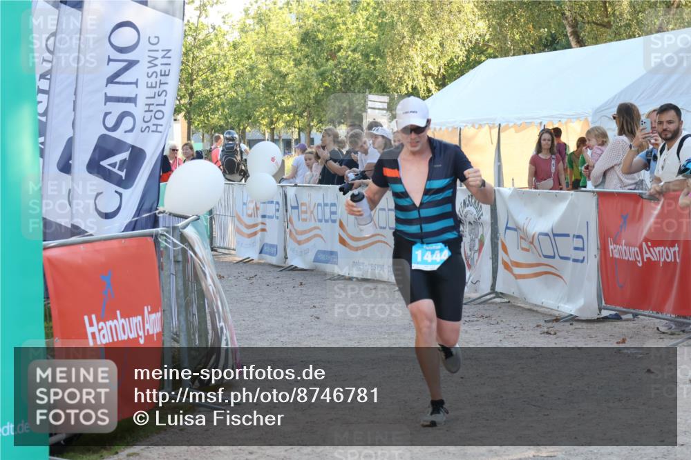07.09.2025 - 19. Norderstedt Triathlon Luisa Fischer http://msf.ph/oto/8746781 07.09.2025 17:30:12 Ziel 1444 meine-sportfotos.de