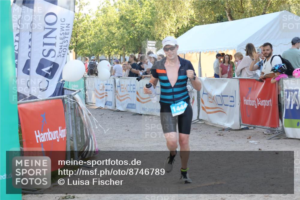 07.09.2025 - 19. Norderstedt Triathlon Luisa Fischer http://msf.ph/oto/8746789 07.09.2025 17:30:12 Ziel 1444 meine-sportfotos.de