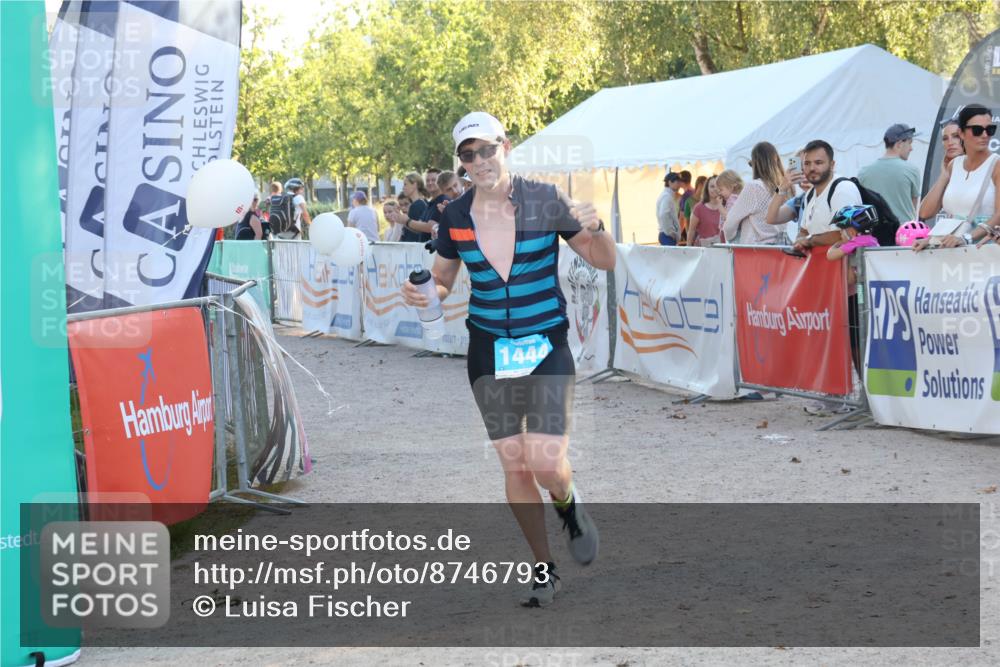07.09.2025 - 19. Norderstedt Triathlon Luisa Fischer http://msf.ph/oto/8746793 07.09.2025 17:30:12 Ziel 1444 meine-sportfotos.de