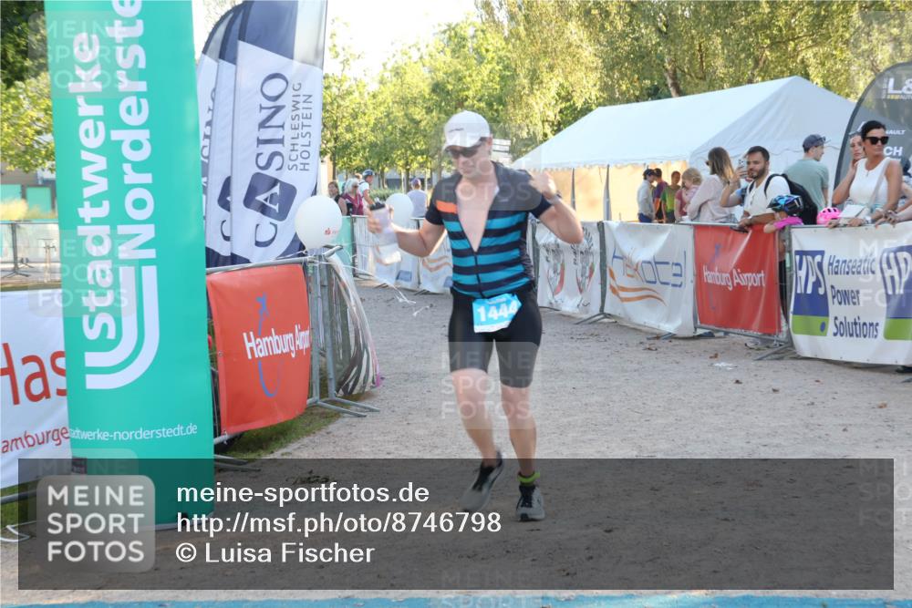 07.09.2025 - 19. Norderstedt Triathlon Luisa Fischer http://msf.ph/oto/8746798 07.09.2025 17:30:13 Ziel 1444 meine-sportfotos.de