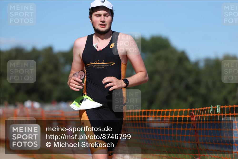 07.09.2025 - 19. Norderstedt Triathlon Michael Strokosch http://msf.ph/oto/8746799 07.09.2025 14:48:58 Laufen 999 meine-sportfotos.de