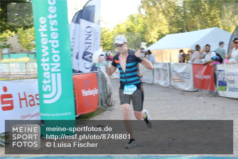 07.09.2025 - 19. Norderstedt Triathlon Luisa Fischer http://msf.ph/oto/8746801 07.09.2025 17:30:13 Ziel 1444 meine-sportfotos.de
