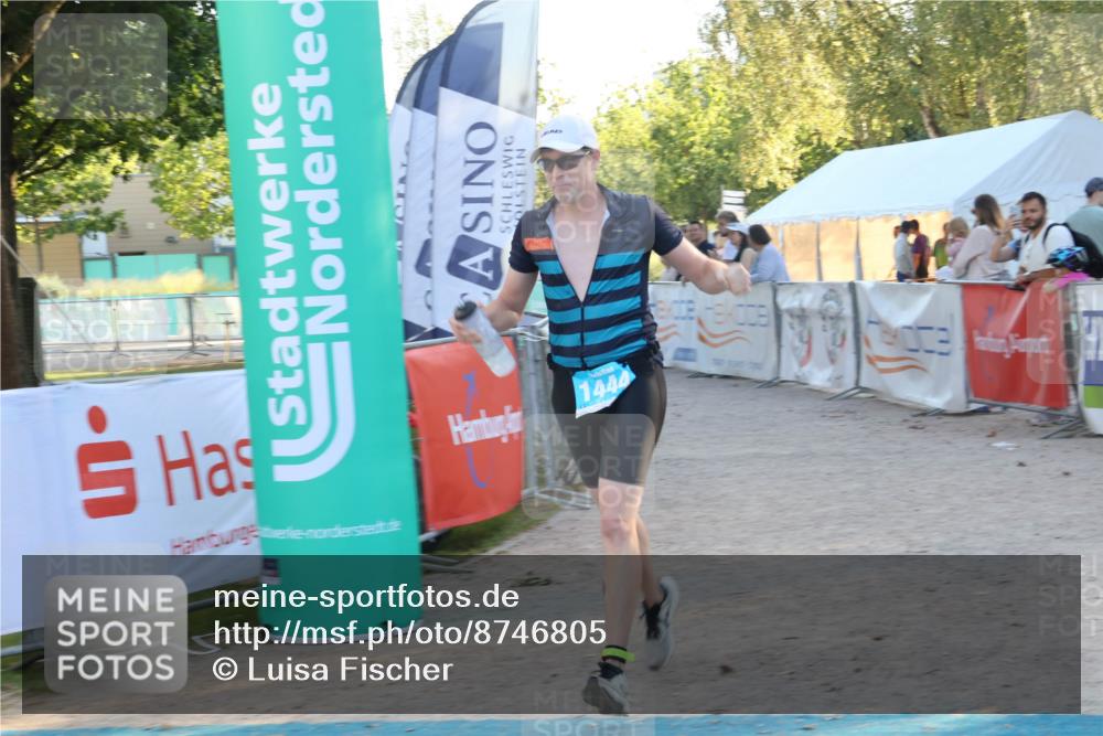 07.09.2025 - 19. Norderstedt Triathlon Luisa Fischer http://msf.ph/oto/8746805 07.09.2025 17:30:13 Ziel 1444 meine-sportfotos.de