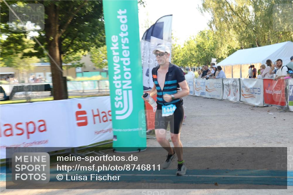 07.09.2025 - 19. Norderstedt Triathlon Luisa Fischer http://msf.ph/oto/8746811 07.09.2025 17:30:13 Ziel 1444 meine-sportfotos.de