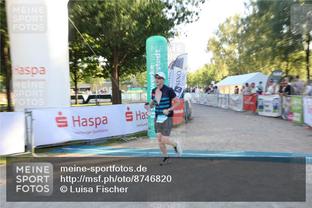 07.09.2025 - 19. Norderstedt Triathlon Luisa Fischer http://msf.ph/oto/8746820 07.09.2025 17:30:14 Ziel 1444 meine-sportfotos.de
