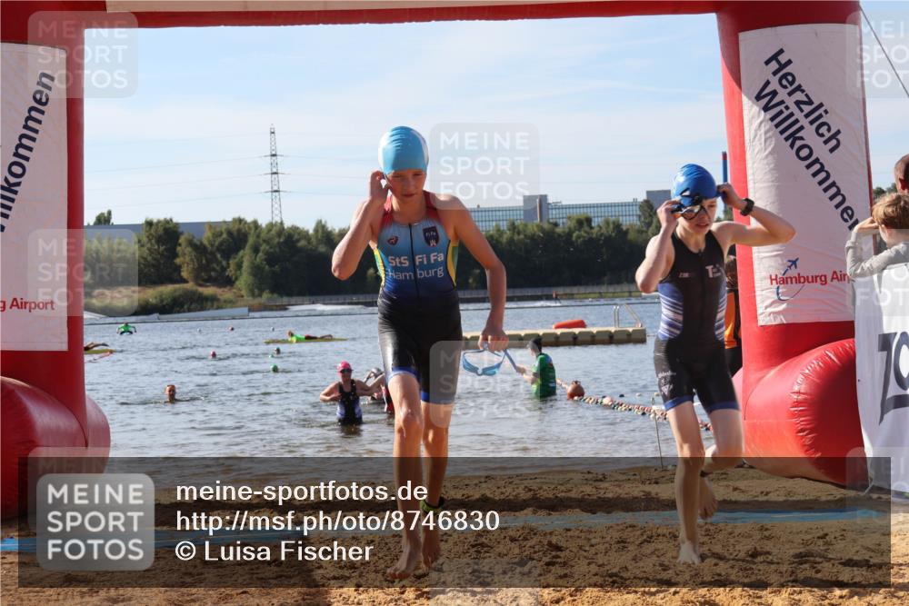 07.09.2025 - 19. Norderstedt Triathlon Luisa Fischer http://msf.ph/oto/8746830 07.09.2025 10:27:08 Schwimmen 56, 66, 641, 653 meine-sportfotos.de