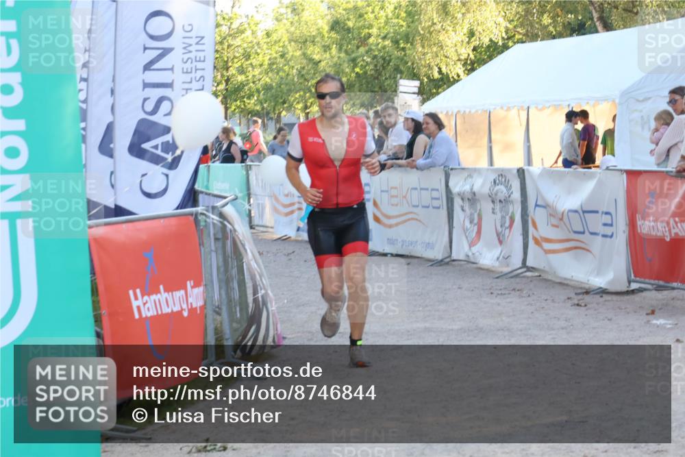07.09.2025 - 19. Norderstedt Triathlon Luisa Fischer http://msf.ph/oto/8746844 07.09.2025 17:30:17 Ziel 894, 1444 meine-sportfotos.de