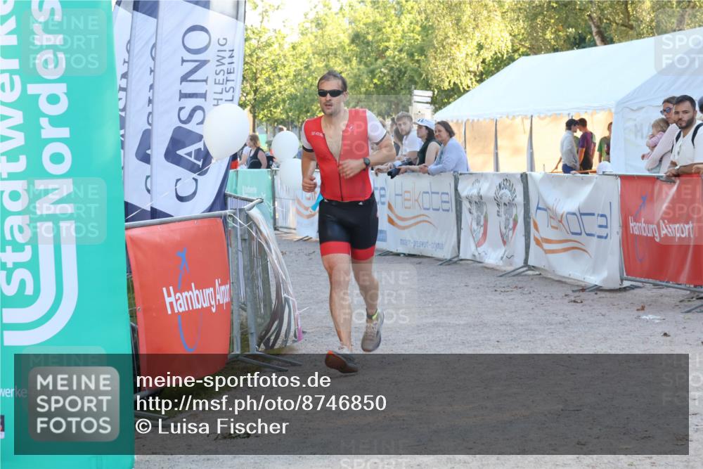 07.09.2025 - 19. Norderstedt Triathlon Luisa Fischer http://msf.ph/oto/8746850 07.09.2025 17:30:17 Ziel 894, 1444 meine-sportfotos.de