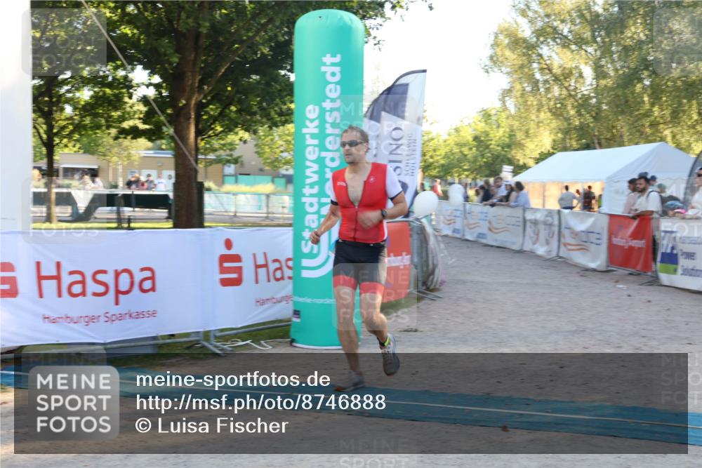 07.09.2025 - 19. Norderstedt Triathlon Luisa Fischer http://msf.ph/oto/8746888 07.09.2025 17:30:20 Ziel 894, 1444 meine-sportfotos.de