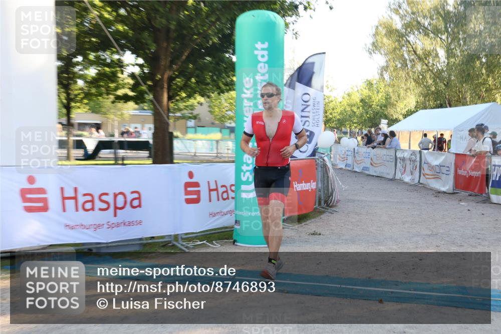 07.09.2025 - 19. Norderstedt Triathlon Luisa Fischer http://msf.ph/oto/8746893 07.09.2025 17:30:20 Ziel 894, 1444 meine-sportfotos.de