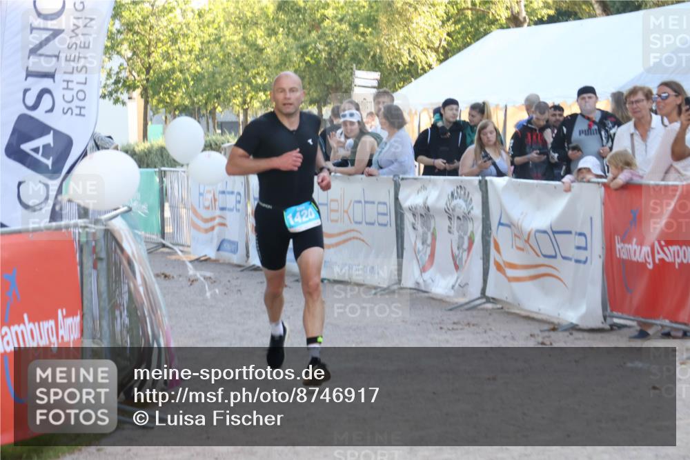 07.09.2025 - 19. Norderstedt Triathlon Luisa Fischer http://msf.ph/oto/8746917 07.09.2025 17:31:11 Ziel 1420 meine-sportfotos.de