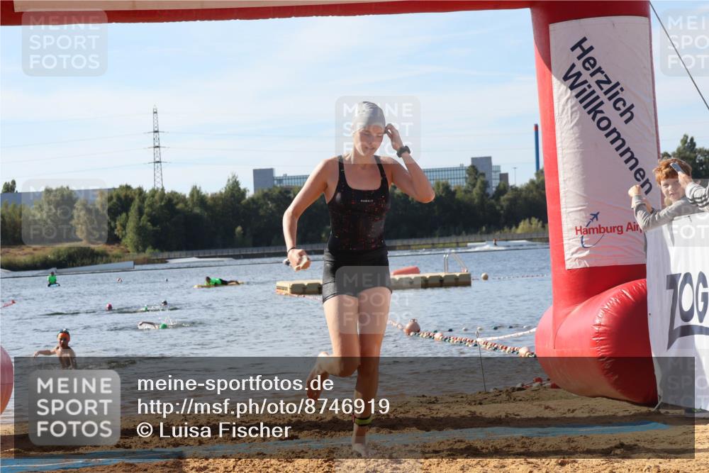 07.09.2025 - 19. Norderstedt Triathlon Luisa Fischer http://msf.ph/oto/8746919 07.09.2025 10:27:20 Schwimmen 63, 122, 666 meine-sportfotos.de