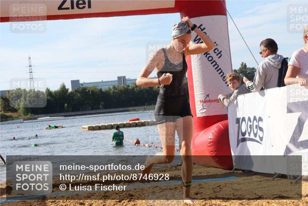 07.09.2025 - 19. Norderstedt Triathlon Luisa Fischer http://msf.ph/oto/8746928 07.09.2025 10:27:21 Schwimmen 63, 122, 666 meine-sportfotos.de