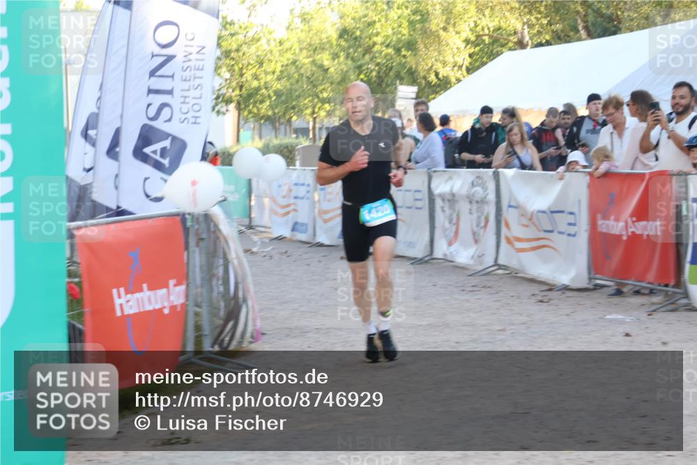 07.09.2025 - 19. Norderstedt Triathlon Luisa Fischer http://msf.ph/oto/8746929 07.09.2025 17:31:12 Ziel 1420 meine-sportfotos.de