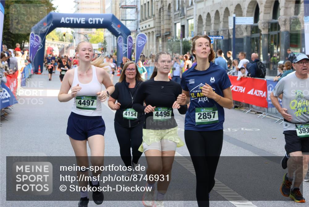 07.09.2025 - BARMER Alsterlauf Strokosch-Dieckow http://msf.ph/oto/8746931 07.09.2025 10:16:52 Ziel 2031, 2066, 2222, 2268, 2447, 2448, 2470, 2555, 2718, 2720, 2858, 2946, 3231, 3811, 4065, 4109, 4324, 4325, 4396, 4492, 4650, 4680, 4758, 5232, 5547, 6292 meine-sportfotos.de