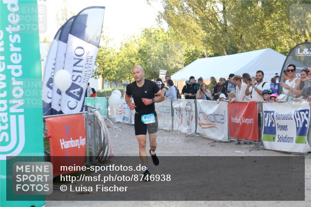 07.09.2025 - 19. Norderstedt Triathlon Luisa Fischer http://msf.ph/oto/8746938 07.09.2025 17:31:12 Ziel 1420 meine-sportfotos.de