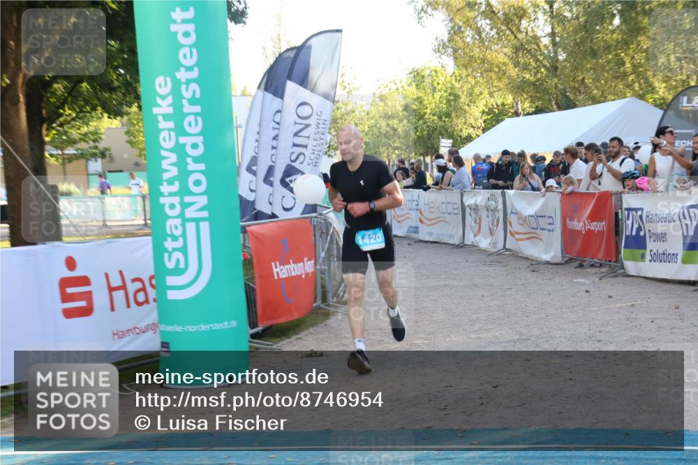 07.09.2025 - 19. Norderstedt Triathlon Luisa Fischer http://msf.ph/oto/8746954 07.09.2025 17:31:13 Ziel 1420 meine-sportfotos.de