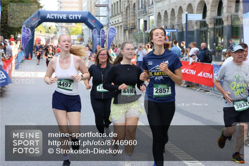 07.09.2025 - BARMER Alsterlauf Strokosch-Dieckow http://msf.ph/oto/8746960 07.09.2025 10:16:52 Ziel 2031, 2066, 2222, 2268, 2447, 2448, 2470, 2555, 2718, 2720, 2858, 2946, 3231, 3811, 4065, 4109, 4324, 4325, 4396, 4492, 4650, 4680, 4758, 5232, 5547, 6292 meine-sportfotos.de