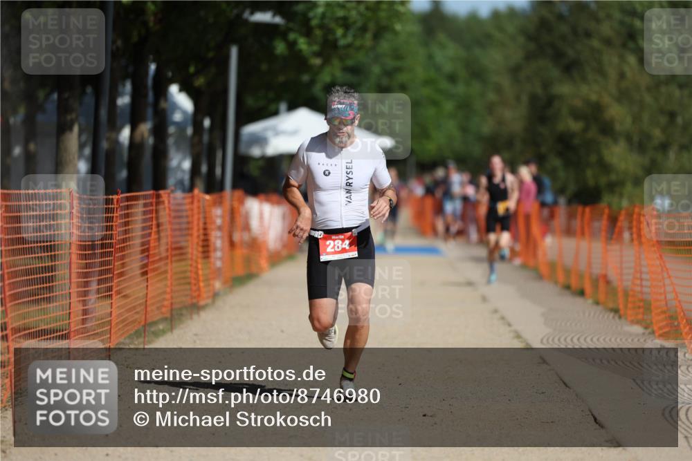 07.09.2025 - 19. Norderstedt Triathlon Michael Strokosch http://msf.ph/oto/8746980 07.09.2025 12:00:52 Laufen 284, 1152 meine-sportfotos.de