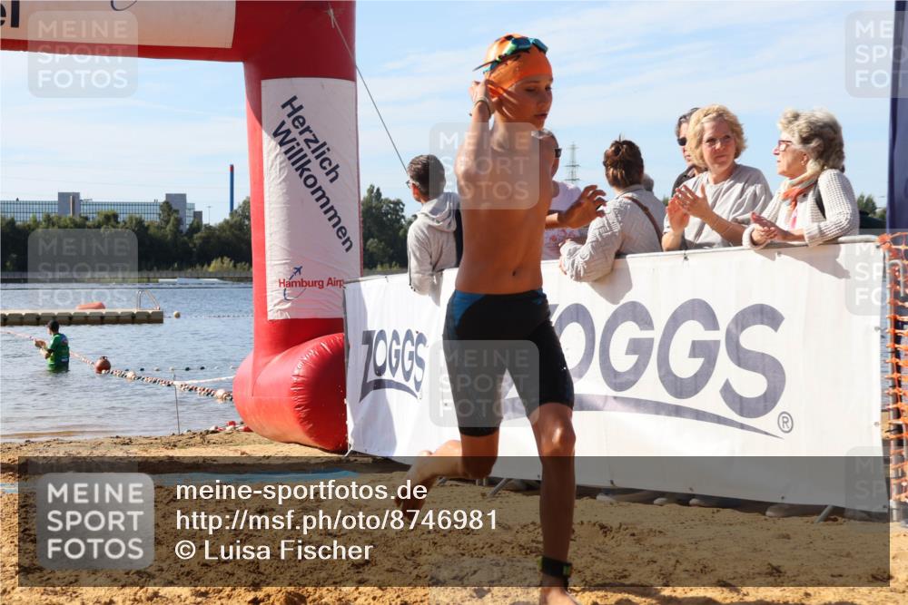 07.09.2025 - 19. Norderstedt Triathlon Luisa Fischer http://msf.ph/oto/8746981 07.09.2025 10:27:30 Schwimmen 63, 84, 666 meine-sportfotos.de