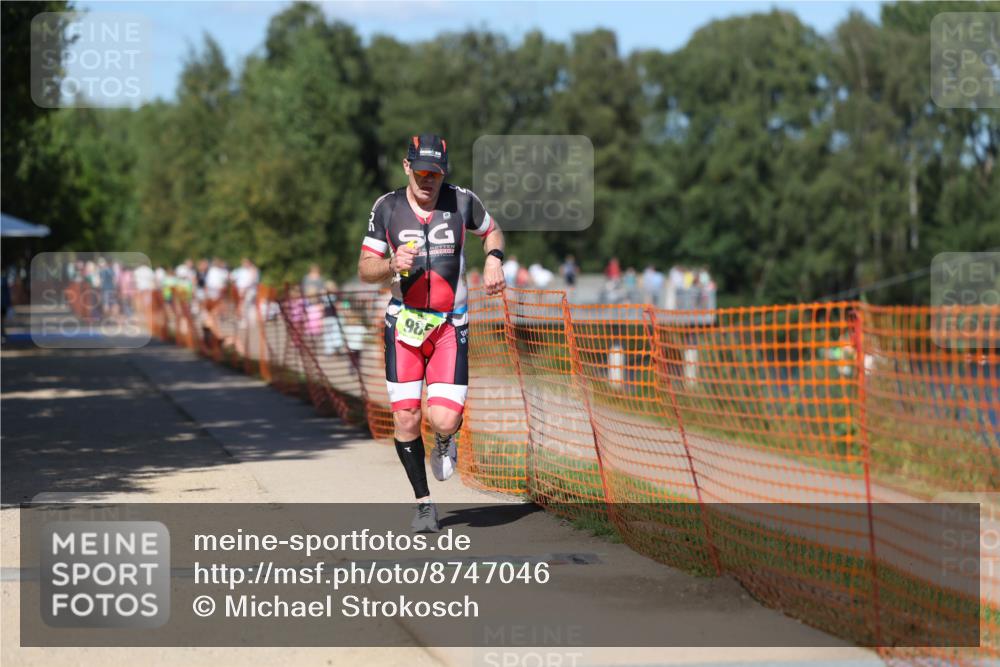 07.09.2025 - 19. Norderstedt Triathlon Michael Strokosch http://msf.ph/oto/8747046 07.09.2025 14:49:43 Laufen 985 meine-sportfotos.de