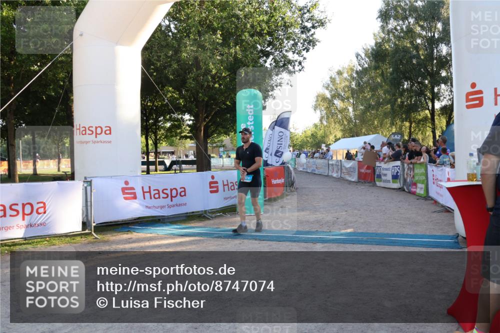 07.09.2025 - 19. Norderstedt Triathlon Luisa Fischer http://msf.ph/oto/8747074 07.09.2025 17:31:35 Ziel 384 meine-sportfotos.de