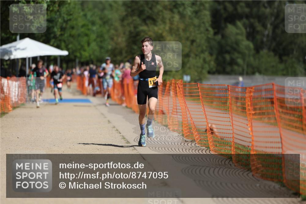07.09.2025 - 19. Norderstedt Triathlon Michael Strokosch http://msf.ph/oto/8747095 07.09.2025 12:00:56 Laufen 284, 1152 meine-sportfotos.de