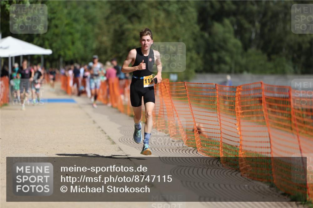 07.09.2025 - 19. Norderstedt Triathlon Michael Strokosch http://msf.ph/oto/8747115 07.09.2025 12:00:57 Laufen 284, 1152 meine-sportfotos.de