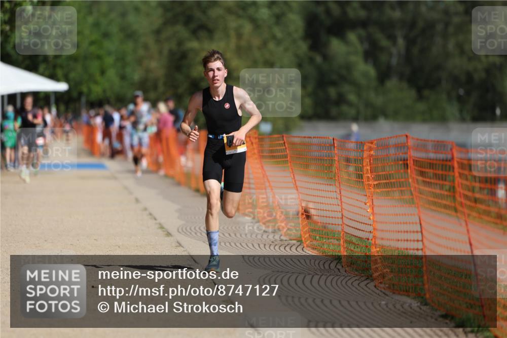 07.09.2025 - 19. Norderstedt Triathlon Michael Strokosch http://msf.ph/oto/8747127 07.09.2025 12:00:58 Laufen 284, 1152 meine-sportfotos.de