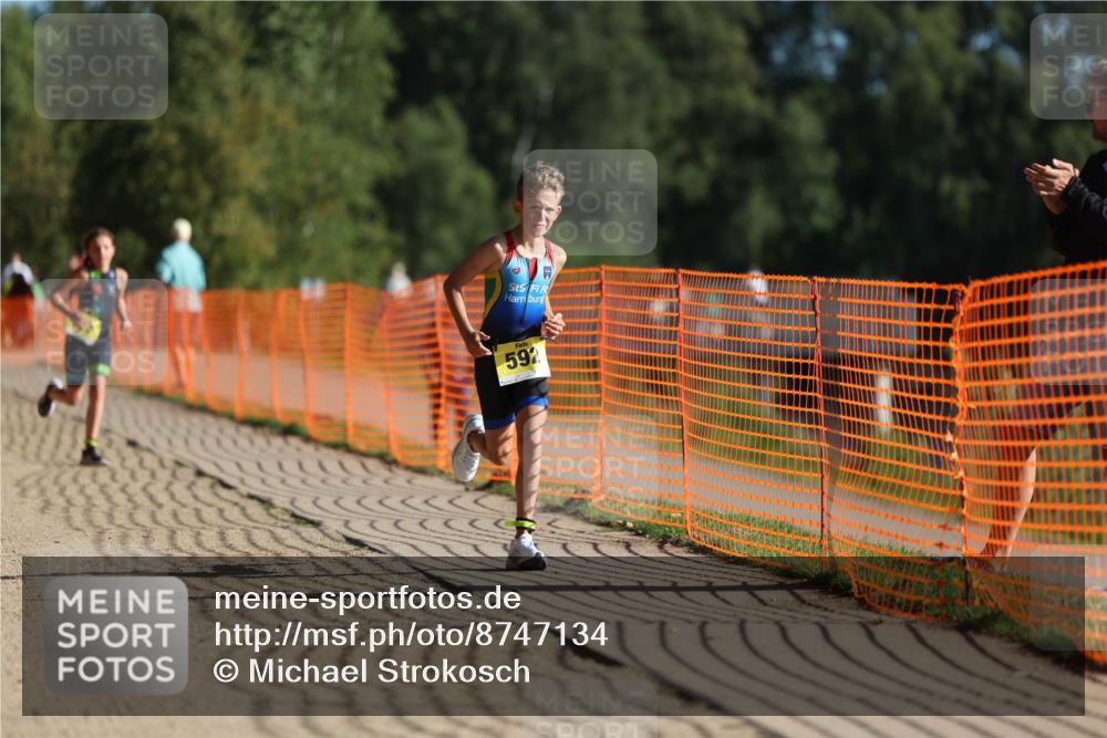 07.09.2025 - 19. Norderstedt Triathlon Michael Strokosch http://msf.ph/oto/8747134 07.09.2025 09:45:13 Laufen 567, 592 meine-sportfotos.de