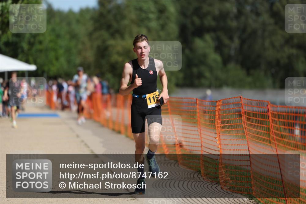 07.09.2025 - 19. Norderstedt Triathlon Michael Strokosch http://msf.ph/oto/8747162 07.09.2025 12:00:58 Laufen 284, 1152 meine-sportfotos.de