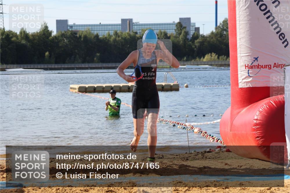 07.09.2025 - 19. Norderstedt Triathlon Luisa Fischer http://msf.ph/oto/8747165 07.09.2025 10:30:03 Schwimmen 59 meine-sportfotos.de