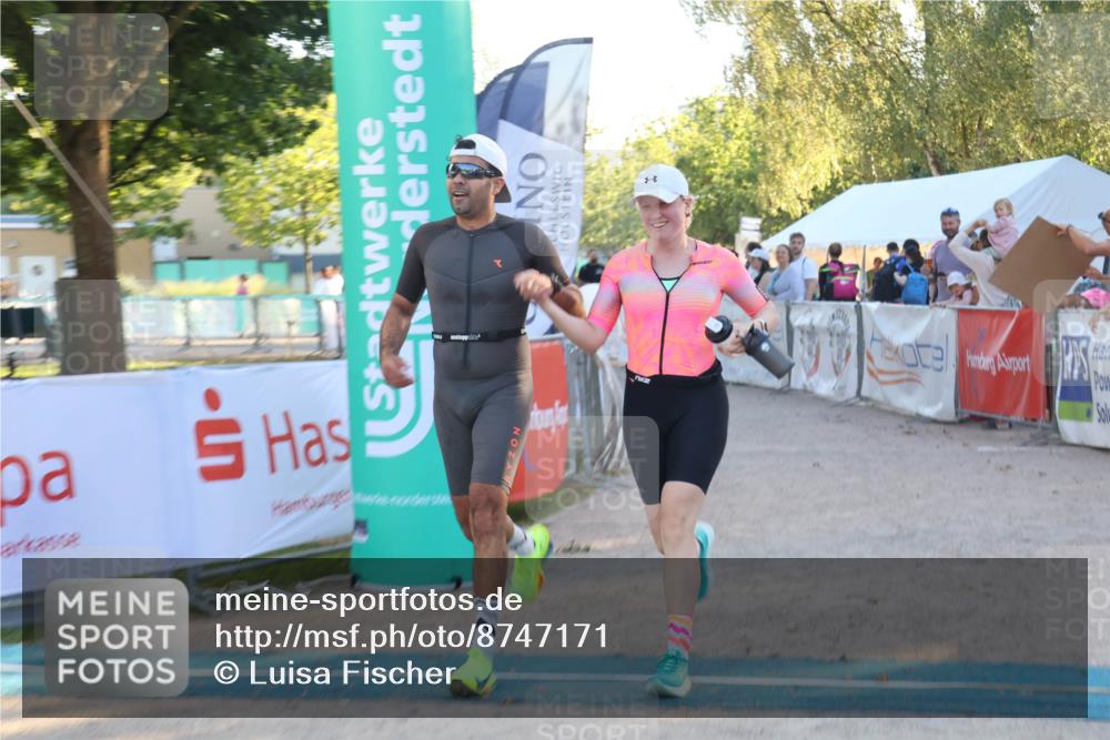 07.09.2025 - 19. Norderstedt Triathlon Luisa Fischer http://msf.ph/oto/8747171 07.09.2025 17:31:59 Ziel 914, 1400, 1442 meine-sportfotos.de