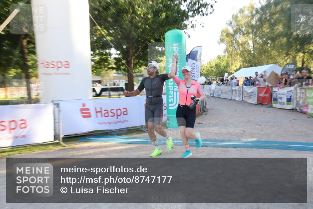 07.09.2025 - 19. Norderstedt Triathlon Luisa Fischer http://msf.ph/oto/8747177 07.09.2025 17:31:59 Ziel 914, 1400, 1442 meine-sportfotos.de
