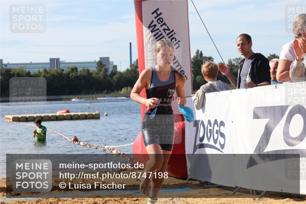 07.09.2025 - 19. Norderstedt Triathlon Luisa Fischer http://msf.ph/oto/8747198 07.09.2025 10:30:04 Schwimmen 59 meine-sportfotos.de