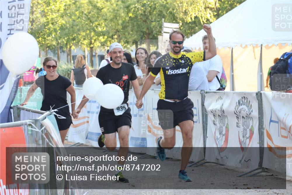 07.09.2025 - 19. Norderstedt Triathlon Luisa Fischer http://msf.ph/oto/8747202 07.09.2025 17:32:23 Ziel 935 meine-sportfotos.de