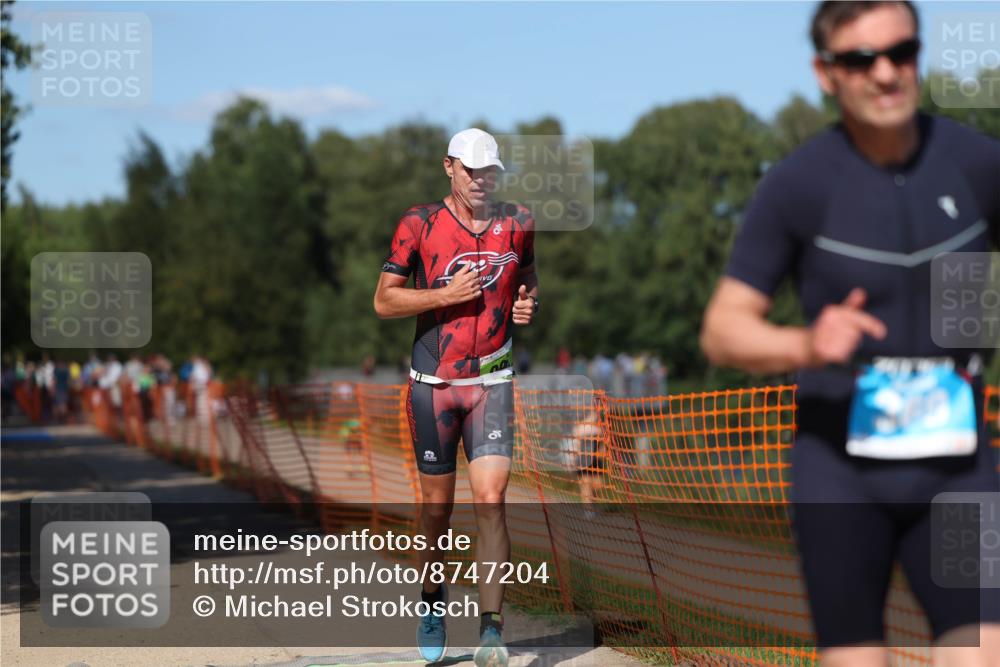 07.09.2025 - 19. Norderstedt Triathlon Michael Strokosch http://msf.ph/oto/8747204 07.09.2025 14:50:21 Laufen 369, 960 meine-sportfotos.de