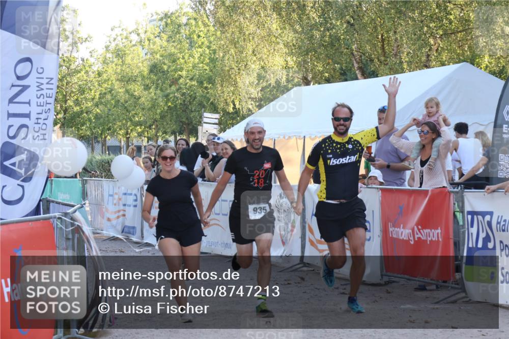 07.09.2025 - 19. Norderstedt Triathlon Luisa Fischer http://msf.ph/oto/8747213 07.09.2025 17:32:24 Ziel 935 meine-sportfotos.de