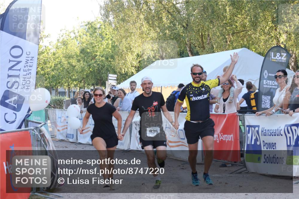 07.09.2025 - 19. Norderstedt Triathlon Luisa Fischer http://msf.ph/oto/8747220 07.09.2025 17:32:24 Ziel 935 meine-sportfotos.de