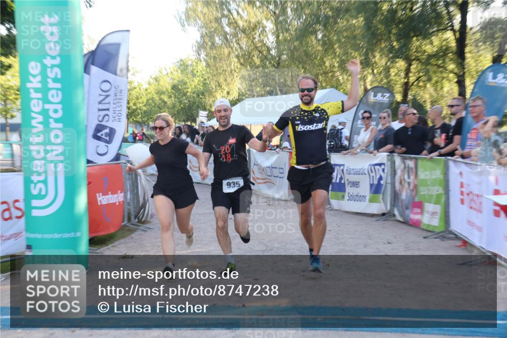 07.09.2025 - 19. Norderstedt Triathlon Luisa Fischer http://msf.ph/oto/8747238 07.09.2025 17:32:26 Ziel 935 meine-sportfotos.de