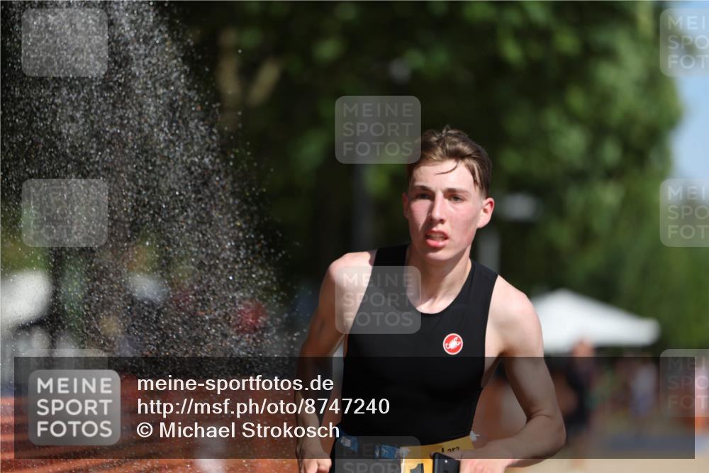 07.09.2025 - 19. Norderstedt Triathlon Michael Strokosch http://msf.ph/oto/8747240 07.09.2025 12:01:01 Laufen 1152, 1156 meine-sportfotos.de