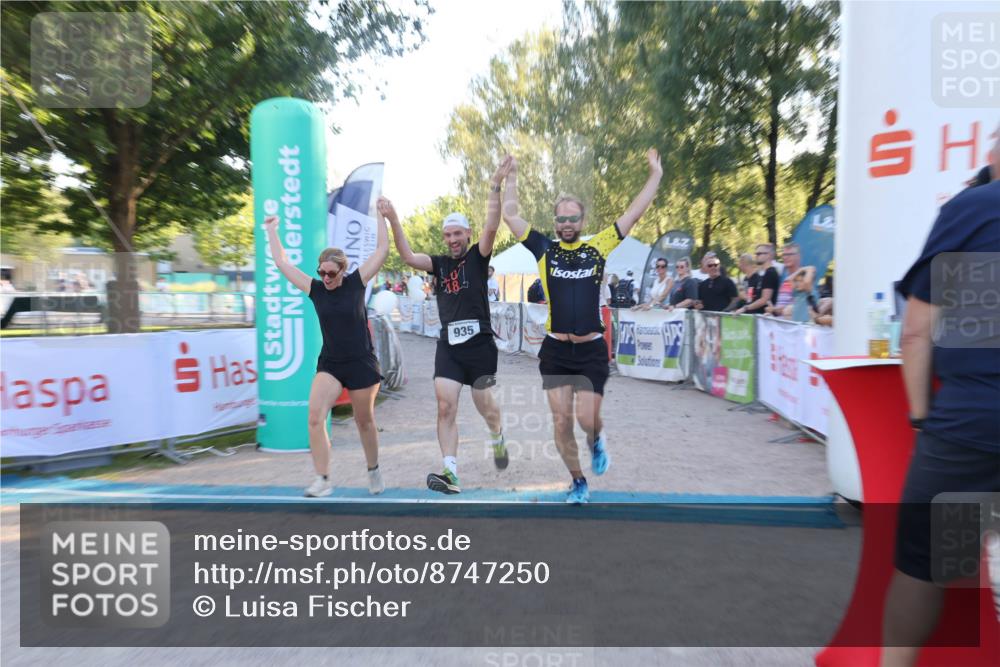 07.09.2025 - 19. Norderstedt Triathlon Luisa Fischer http://msf.ph/oto/8747250 07.09.2025 17:32:26 Ziel 935 meine-sportfotos.de